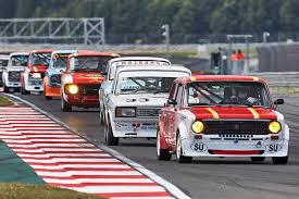 Открытый кубок ДОСААФ по кольцевым гонкам стартовал в рамках фестиваля «Московская классика»